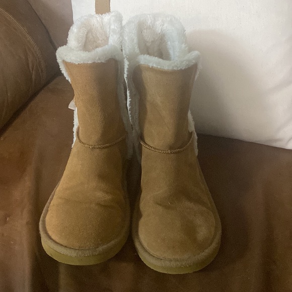 American Eagle Ugg style boot - Picture 2 of 8